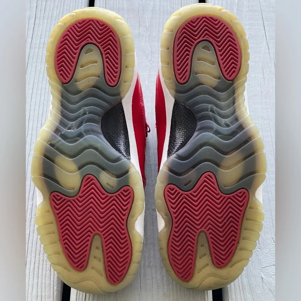 Air Jordan 11 Retro Win Like 96 Gradeschool Size 7Y Or Wmns Size 8.5 378038-623 - Picture 8 of 12